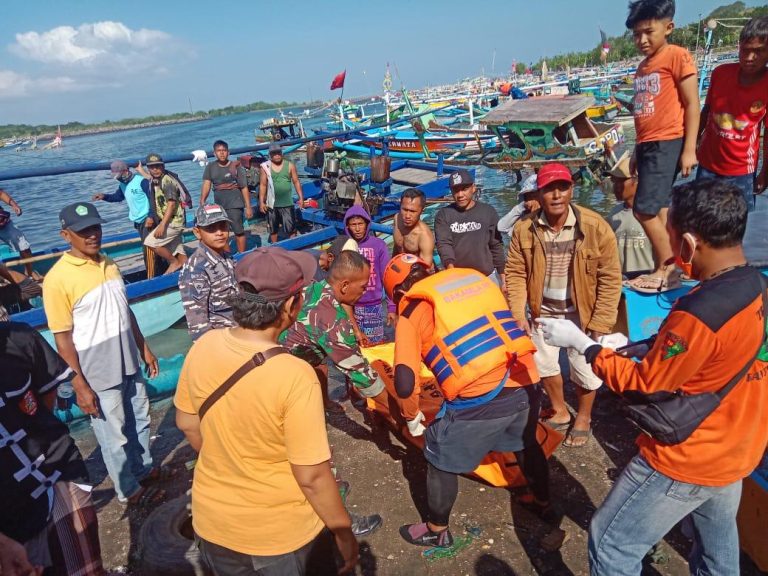 Korban Tabrakan Kapal Ikan di Pesisir Grajagan Banyuwangi Ditemukan Tewas Mengapung