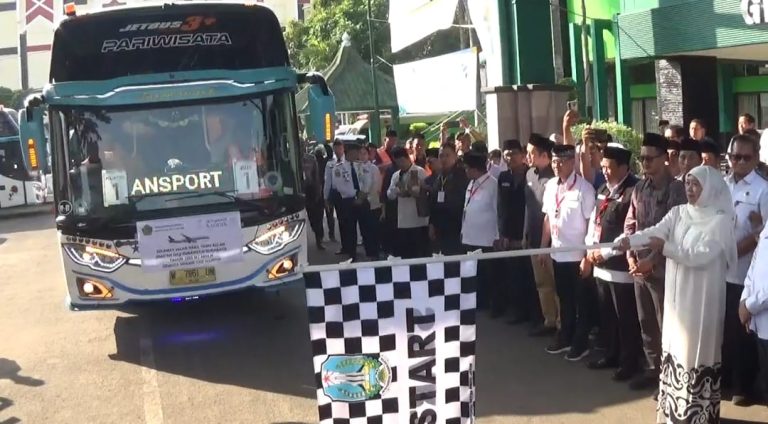 Lepas 445 Jemaah Haji Kloter 1, Gubernur Minta Waspada Virus MERS