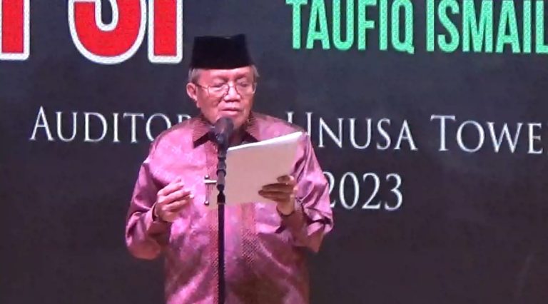 Taufiq Ismail Ajak Mahasiswa Unusa Lawan Korupsi Lewat Puisi