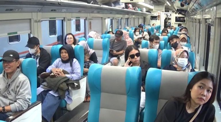 Gapeka 2023, Penumpang KA Capai 12.000 Orang per Hari