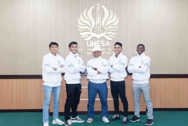Unesa Beri Beasiswa Kuliah Lima Penggawa Timnas