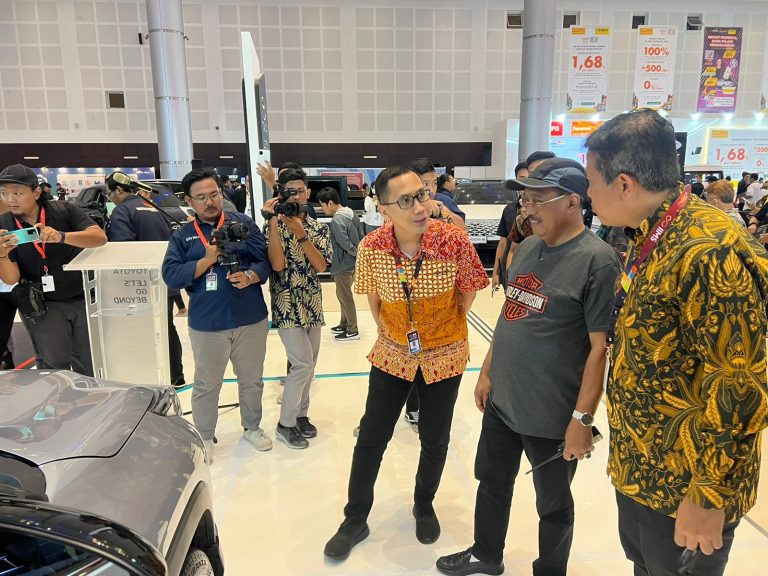 Fun Rally, Berkendara Asik Bareng Komunitas Mobil dan Keluarga Akhiri Pameran IIMS 2023