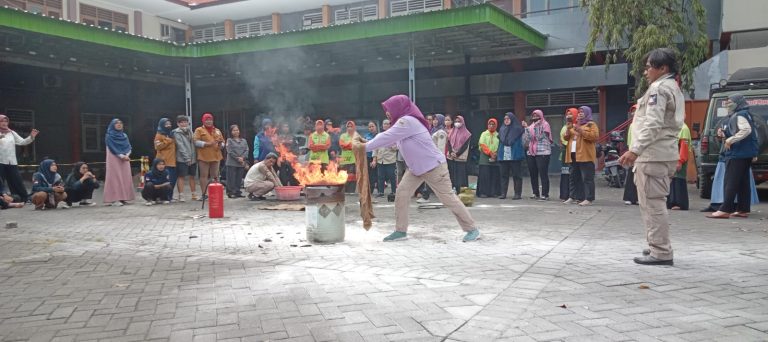 Perempuan, Garda Terdepan Penanggulangan Bencana