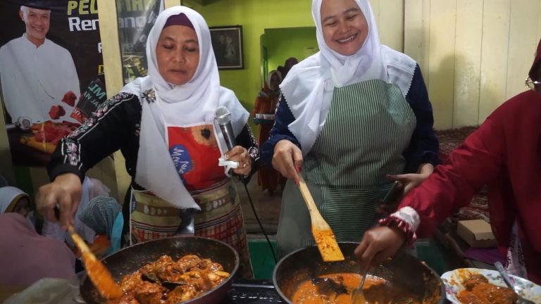 Kyai Muda Ganjar, Gelar Pelatihan Cara Buat Rendang Ayam dan Daging Sapi