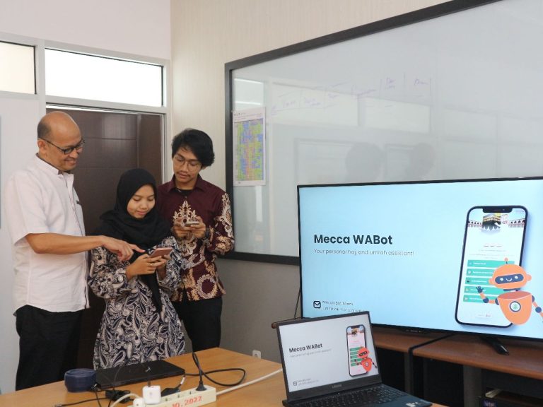 Dosen ITS Rancang Mecca WA Bot, Aplikasi Pemandu Jemaah Haji