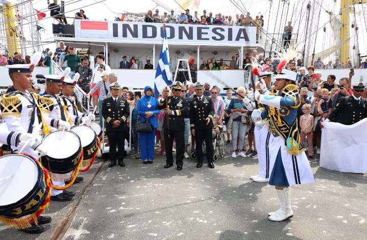 KRI Bima Suci dan Satlat KJK 2023 Raih Juara Spektakuler pada Ajang Tall Ship Race Den Helder Belanda
