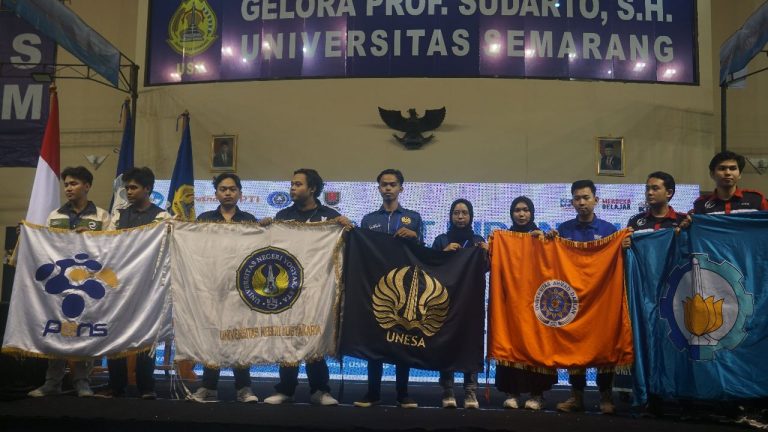 Tim Robot Unesa Raih Juara KRI Nasional 2023