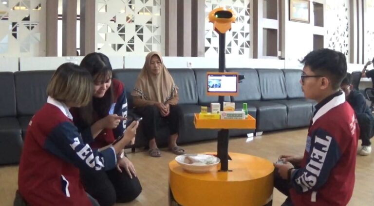 Teusem, Robot Pengantar Obat dan Makanan Otomatis untuk Lansia