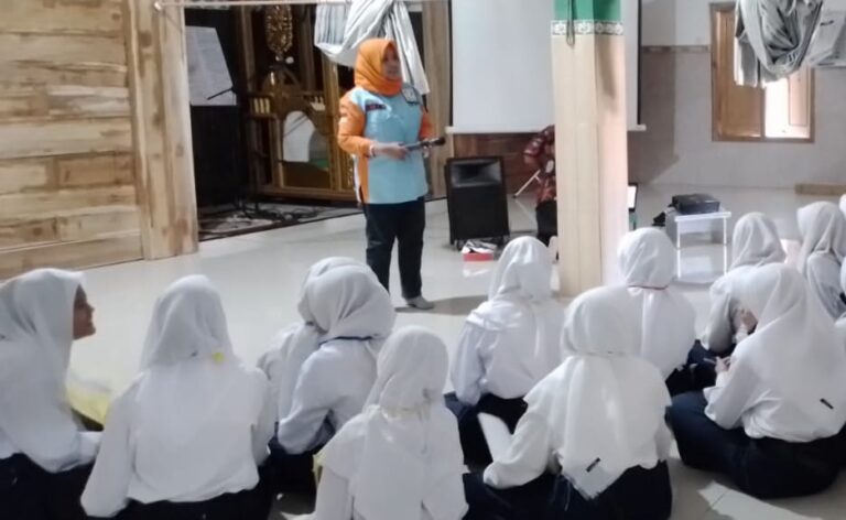 SMP Raden Rahmat dan SRPB Jatim Gelar MPLS tentang Kebencanaan