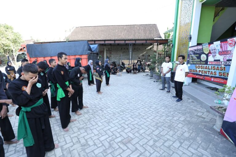 Komunitas Sopir Truk Ganjar Adakan Sosialisasi Wirausaha dan Pentas Seni di Kediri