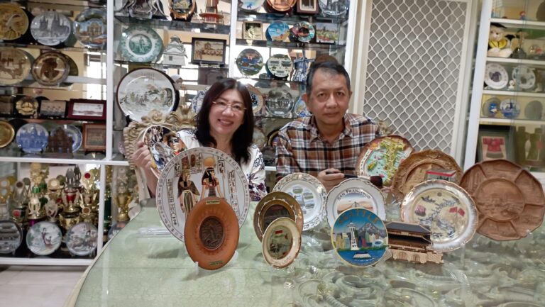 Wouww…., Punya Hobi Unik, Pasutri ini Koleksi 300 Piring dari 30 Negara