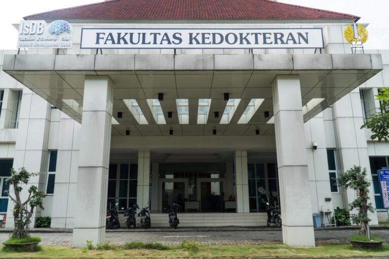 Mulai 1 Agustus, Unesa Buka Pendaftaran Prodi Kedokteran