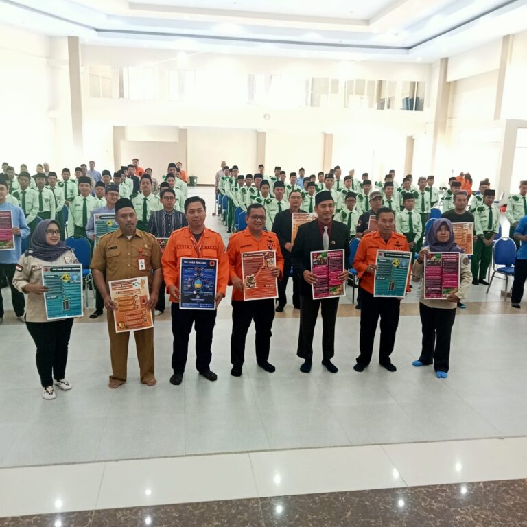 Pembukaan SPAB di SMP Ar-Rohmah Putra Digelar dalam Bahasa Inggris