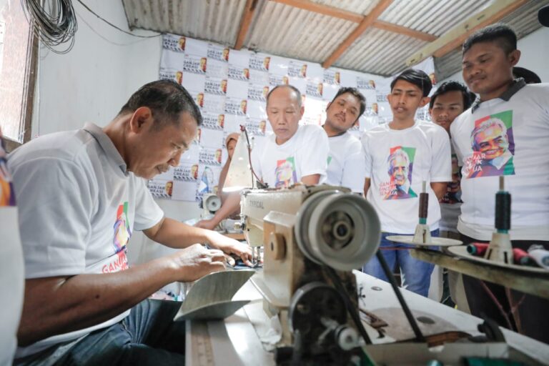 Ganjar Creasi Gelar Pelatihan Buat Topi Bagi Pemuda di Sidoarjo