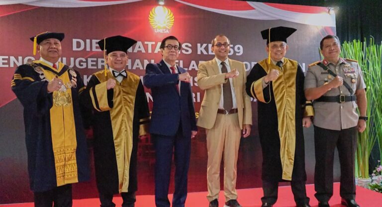 Unesa Beri Gelar Doktor Honoris Causa pada Dua Petinggi Polri