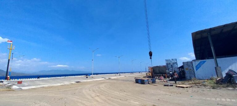 Pelabuhan swasta Masami di Banyuwangi tampak sepi akibat ditinggal kapal ikan.