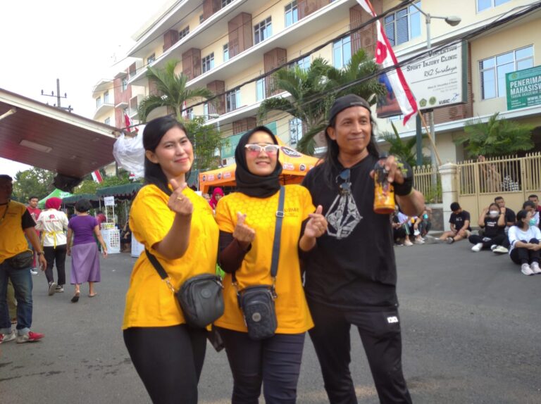 Meriah…., Gerak Jalan Sehat dan Pasar Rakyat UMKM di RW 05 Kelurahan Darmo Surabaya