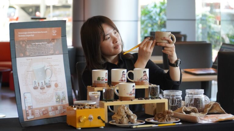 Dua Mahasiswa PCU Sulap Limbah Jadi Produk Bernilai Tinggi