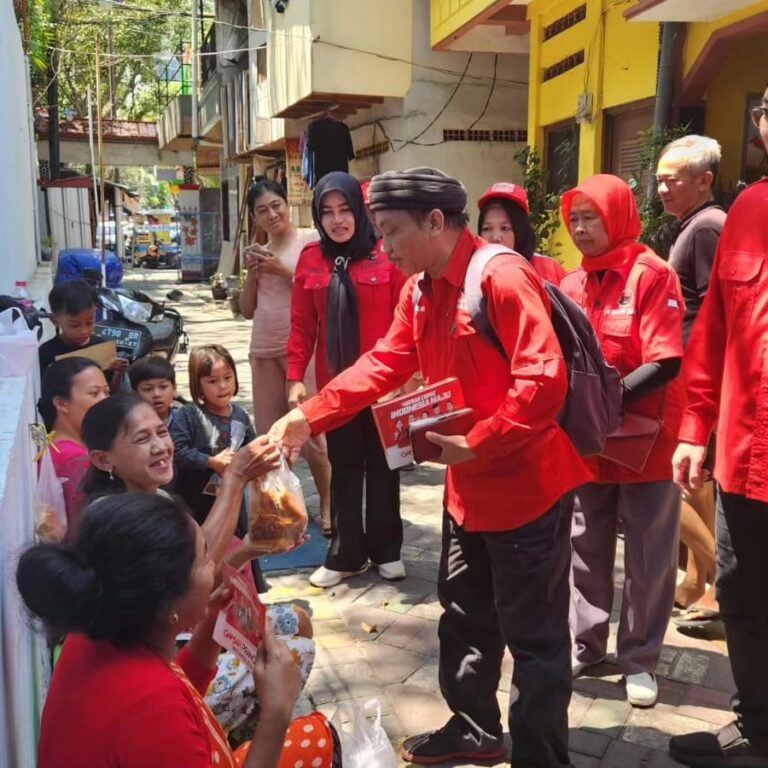Menangkan Ganjar, Kader PDI Perjuangan Blusukan ke Kampung-kampung