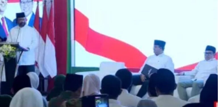 Anies Baswedan dan Muhaimin Iskandar Kompak Pakai Atribut Non Parpol