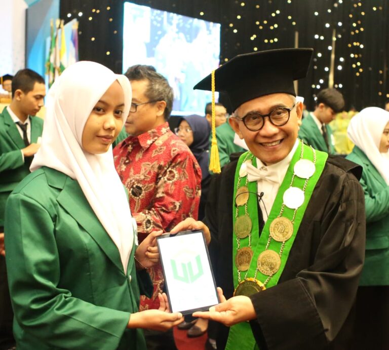 Dikukuhkan, 2.154 Maba Unusa Diminta Tanamkan Percaya Diri dan Optimisme