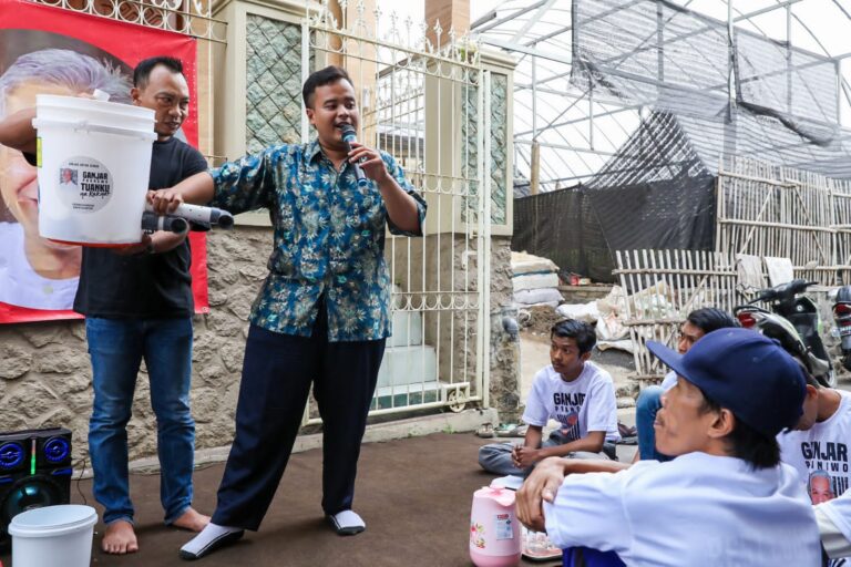 Kurangi Sampah Rumah Tangga, Ganjar Creasi Bekali Warga Kota Batu Cara Buat Komposter 