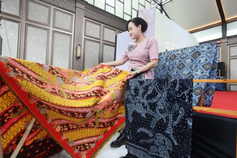 LPS Fasilitasi Pengembangan Batik Indonesia Berteknologi Modern