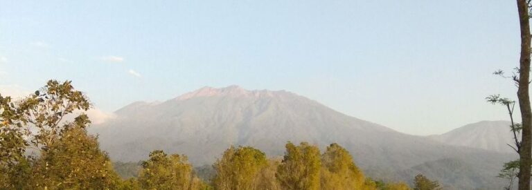 Gunung Raung, Banyuwangi yang rawan kebakaran di musim kemarau.
