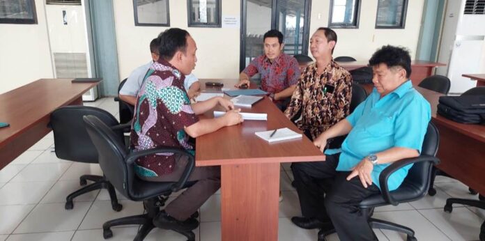 Pengelola Pelabuhan Perikanan Masami Banyuwangi bertemu Dirjen Perikanan Tangkap KKP, belum lama ini. (foto/ist)