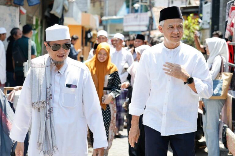 Silaturahmi ke Ponpes Roudhotul Muta’allimin Surabaya, Ganjar Dikenal Figur Merakyat dan Ulet