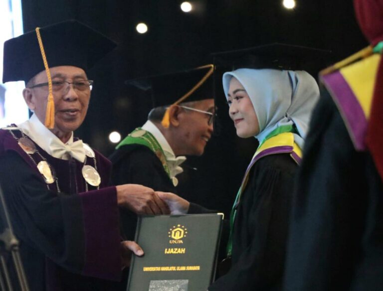 Lantunan Selawat Nabi, Iringi Pengukuhan 1.071 Wisudawan Unusa