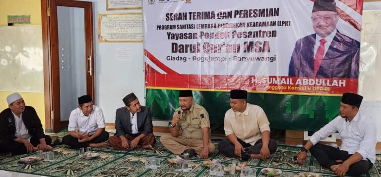Keliling Ponpes, Anggota DPR Sumail Abdullah, Cek Toilet Modern 