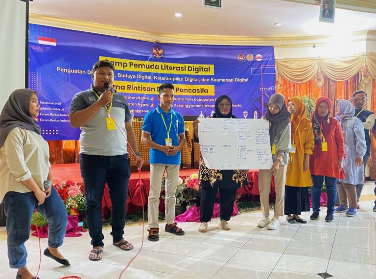 Kemenko Gandeng Unesa Tingkatkan Kecakapan Literasi Digital