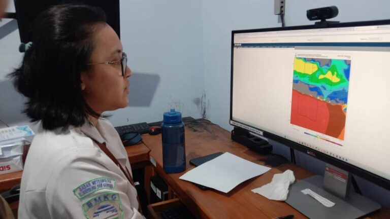 Prakirawan BMKG Banyuwangi menunjukkan fenomena cuaca panas ekstrem, Senin (9/10/2023). (foto/ist)