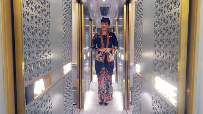 Kereta Api ‘Suite Class Compartment’ Resmi Beroperasi
