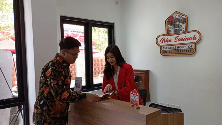 Koleksi Buku Bung Karno Lengkapi Grha Sarinah Untag Surabaya