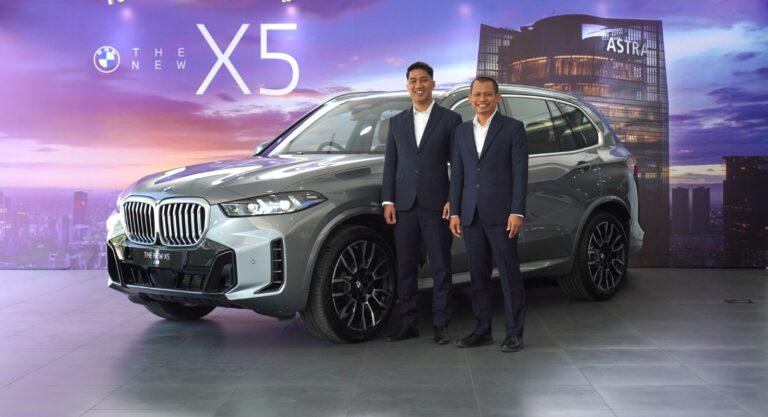 Wusss….., Mobil Mewah The New BMW X5 Meluncur di Jawa Timur