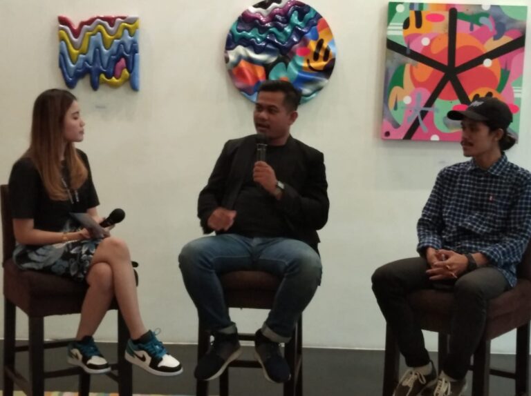 Artotel TS Suites Surabaya Gandeng Dua Seniman Asal Trenggalek dan Tasikmalaya