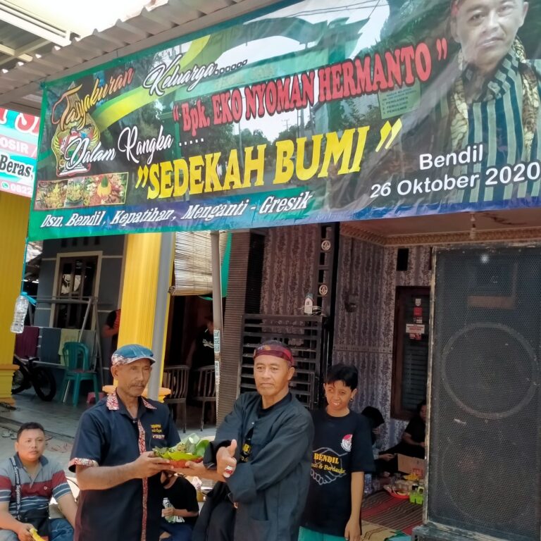 Meriah……, Sedekah Bumi Warga Bendil Gresik