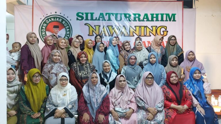 Ratusan Ning dan Nyai Tapal Kuda Perkuat Dukung Ganjar-Mahfud