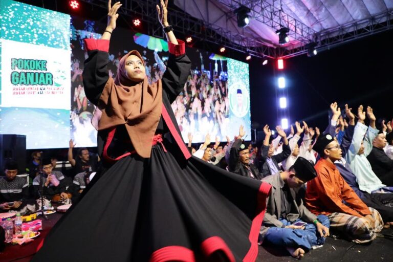 Salawat Kebangsaan Kyai Muda Ganjar Tuai Respons Positif Ribuan Warga Jatim