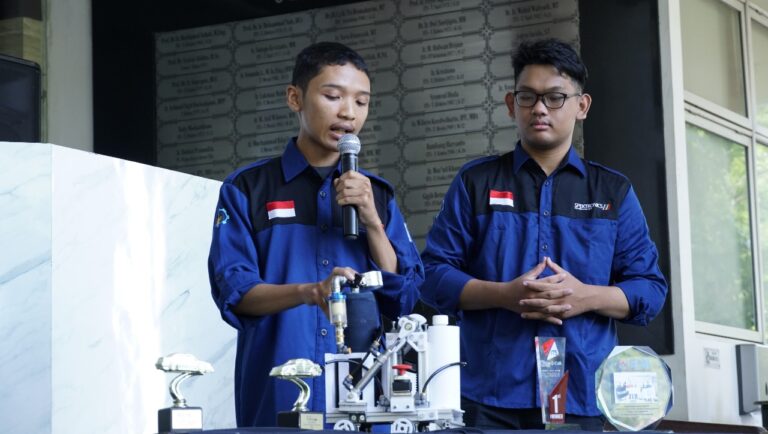 Dua Mobil Spektronics ITS Optimistis Juara di AS dan Malaysia