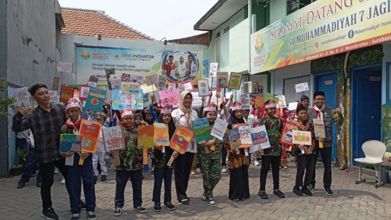 Pringati Hari Pahlawan, Siswa SD Kampanye Anti Narkoba dan Stop Bullying