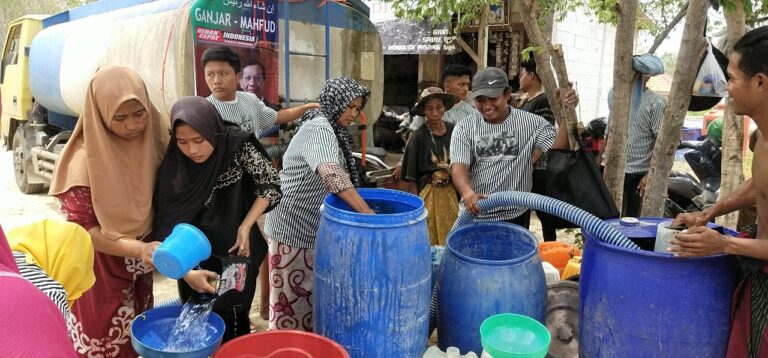 Terinspirasi Ganjar-Mahfud, GMC Jatim Salurkan Bantuan Air Bersih di Sampang