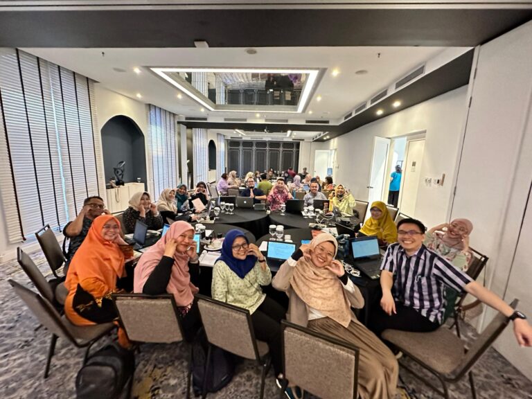 Hebat….., Guru SMPTAG Surabaya Masuk Timnas Modul Ajar Kemendikbudristek