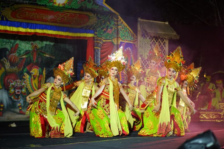 Jaga Ketahanan Pangan, Desa Adat Kemiren Gelar Festival Raksa Rumyat Bentur 