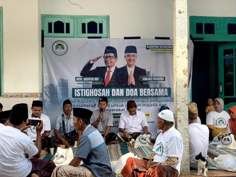 Beri Manfaat Nyata, Santri Dukung Ganjar Gelar Istighosah dan Cek Kesehatan Gratis di Sumenep