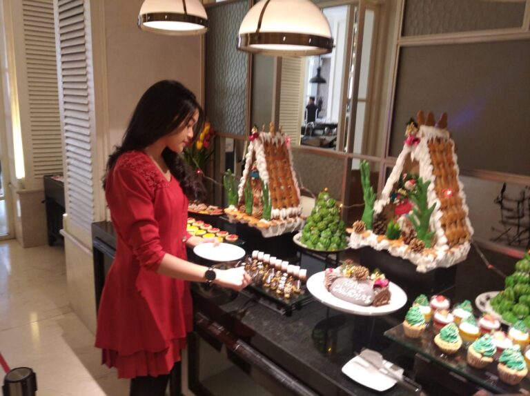 Perayaan Nataru, Java Paragon Hotel Hadirkan Suasana Tahun 60-an