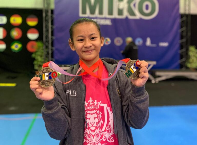 Siswi Banyuwangi Sabet Dua Emas Kejuaraan Karate Dunia di Portugal, ini Sosoknya 