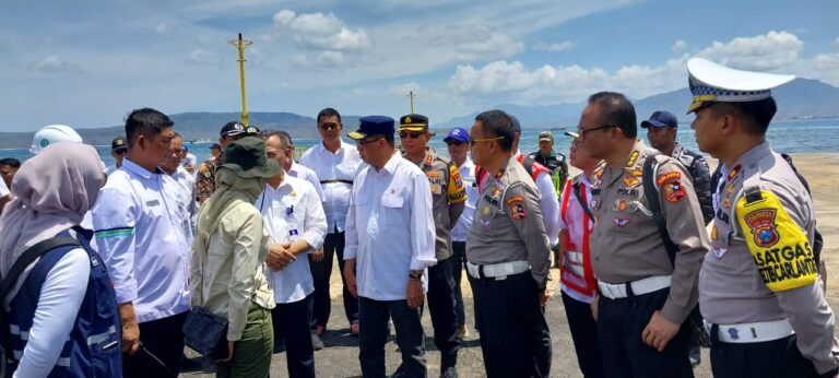 Cek Pelabuhan Ketapang, Menhub Tambah Lima Kapal di Rute Jawa – Bali 